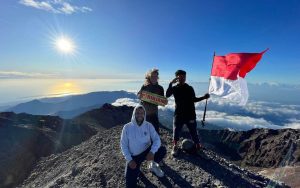 mt rinjani top